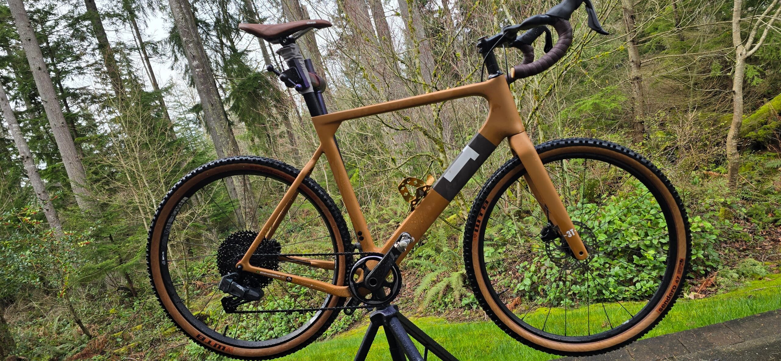 3t-gravel-bike-thegravelriders-01 gravel bike on bike stand